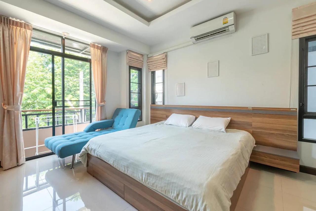 Loft Style Townhouse Near Old City Chiang Mai Exterior foto