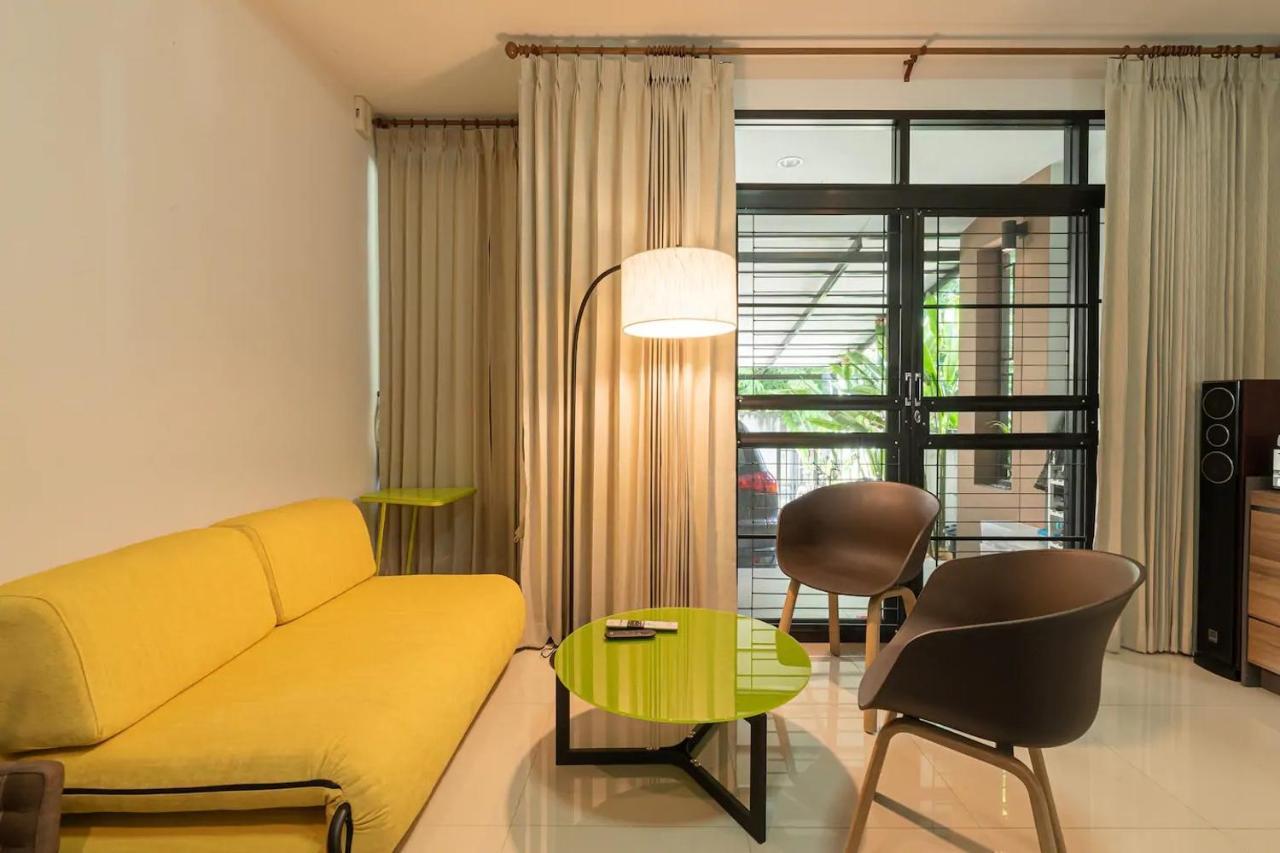 Loft Style Townhouse Near Old City Chiang Mai Exterior foto