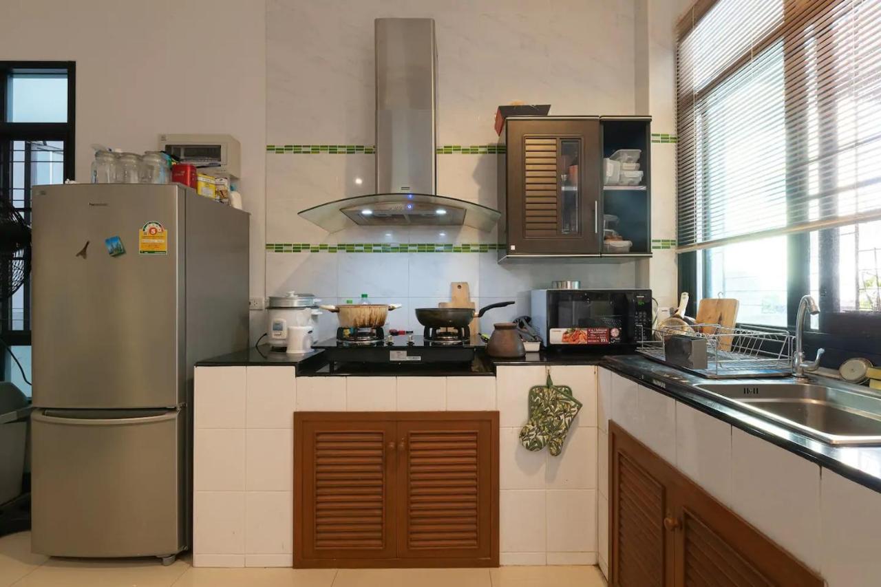 Loft Style Townhouse Near Old City Chiang Mai Exterior foto